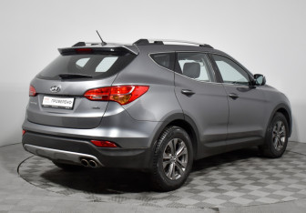 Подержанный автомобиль Hyundai Santa Fe 2012 года (5 фото)