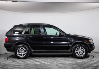 Подержанный автомобиль BMW X5 2005 года (4 фото)