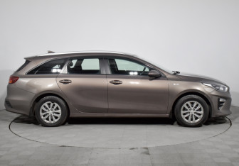 Подержанный автомобиль Kia Ceed Wagon 2019 года (4 фото)