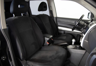 Подержанный автомобиль Nissan X-Trail 2013 года (11 фото)