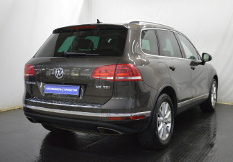 Подержанный автомобиль Volkswagen Touareg 2016 года (5 фото)