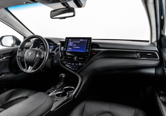 Подержанный автомобиль Toyota Camry Sedan 2021 года (9 фото)