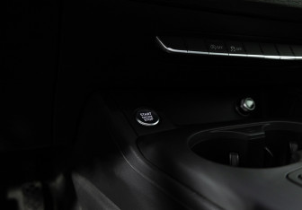 Подержанный автомобиль Audi A4 Sedan 2017 года (19 фото)