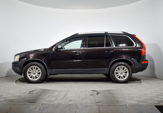Подержанный автомобиль Volvo XC90 2011 года (8 фото)