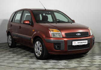 Подержанный автомобиль Ford Fusion 2008 года (3 фото)