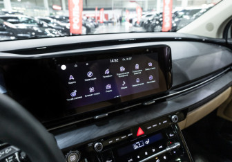 Подержанный автомобиль Kia Carnival 2020 года (22 фото)