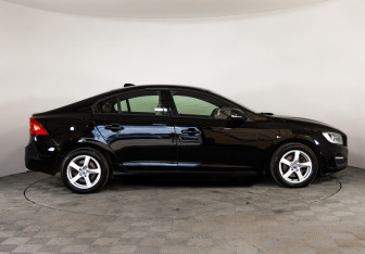 Подержанный автомобиль Volvo S60 2014 года (4 фото)