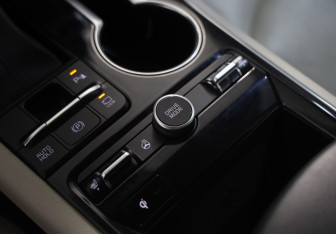 Подержанный автомобиль Kia K5 2020 года (17 фото)