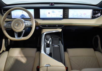 Подержанный автомобиль Voyah Free 2023 года (14 фото)