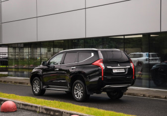 Подержанный автомобиль Mitsubishi Pajero Sport 2018 года (8 фото)