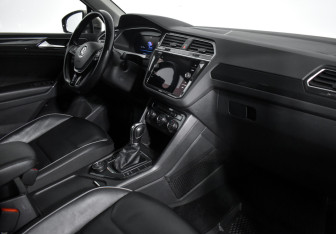 Подержанный автомобиль Volkswagen Tiguan 2017 года (18 фото)