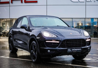 Подержанный автомобиль Porsche Cayenne 2011 года (5 фото)