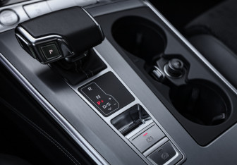Подержанный автомобиль Audi A6 Sedan 2020 года (23 фото)