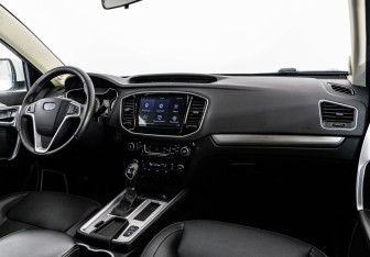 Подержанный автомобиль Geely Emgrand X7 2019 года (9 фото)