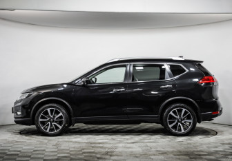 Подержанный автомобиль Nissan X-Trail 2019 года (8 фото)