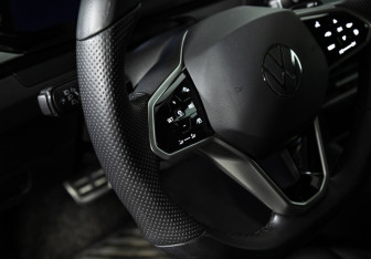 Подержанный автомобиль Volkswagen Arteon 2021 года (25 фото)