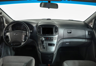 Подержанный автомобиль Hyundai H-1 2018 года (9 фото)