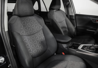 Подержанный автомобиль Toyota RAV4 2020 года (23 фото)