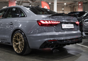 Подержанный автомобиль Audi A4 Sedan 2020 года (18 фото)