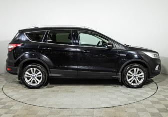Подержанный автомобиль Ford Kuga 2018 года (4 фото)