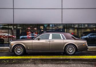 Подержанный автомобиль Rolls-Royce Phantom Sedan 2008 года (9 фото)