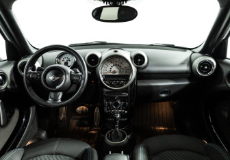 Подержанный автомобиль MINI Countryman 2012 года (13 фото)