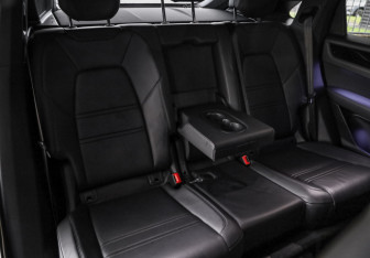 Подержанный автомобиль Porsche Cayenne 2021 года (34 фото)