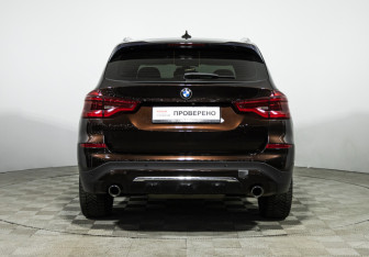Подержанный автомобиль BMW X3 2018 года (6 фото)