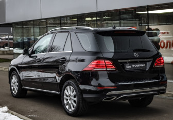 Подержанный автомобиль Mercedes-Benz GLE 2016 года (7 фото)
