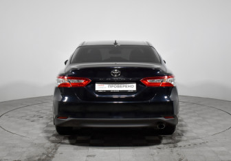 Подержанный автомобиль Toyota Camry Sedan 2019 года (6 фото)