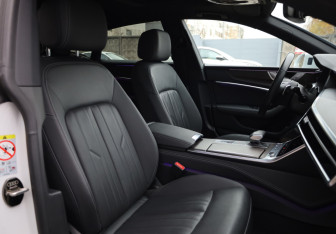 Подержанный автомобиль Audi A7 2022 года (11 фото)