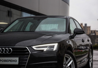 Подержанный автомобиль Audi A4 Sedan 2019 года (2 фото)