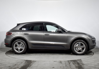 Подержанный автомобиль Porsche Macan 2015 года (4 фото)