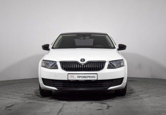 Подержанный автомобиль Skoda Octavia Liftback 2014 года (2 фото)