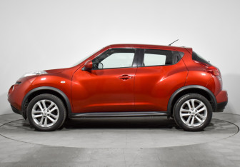 Подержанный автомобиль Nissan Juke 2013 года (8 фото)