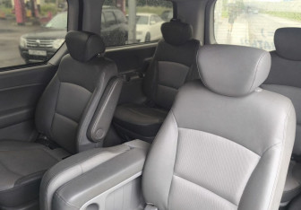 Подержанный автомобиль Hyundai Grand Starex 2008 года (10 фото)