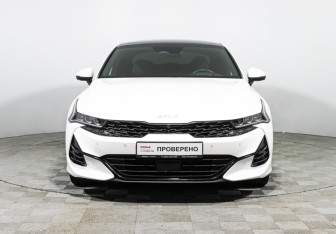 Подержанный автомобиль Kia K5 2022 года (2 фото)