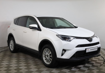 Подержанный автомобиль Toyota RAV4 2016 года (3 фото)