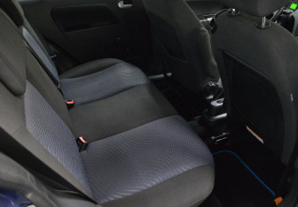 Подержанный автомобиль Ford Fusion 2006 года (13 фото)