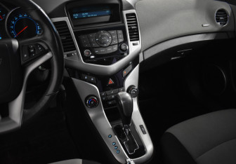 Подержанный автомобиль Chevrolet Cruze Hatchback 2012 года (18 фото)