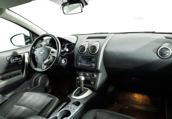Подержанный автомобиль Nissan Qashqai 2013 года (9 фото)