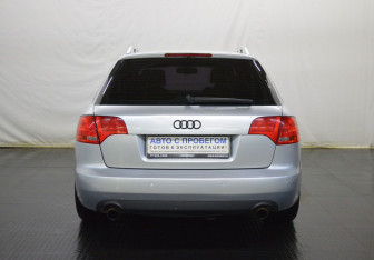 Подержанный автомобиль Audi A4 Sedan 2007 года (6 фото)