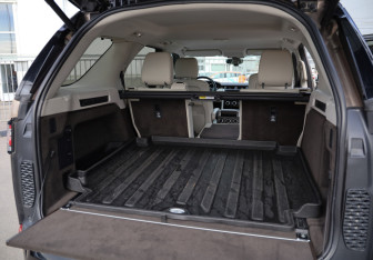 Подержанный автомобиль Land Rover Discovery 2017 года (31 фото)