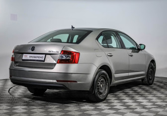 Подержанный автомобиль Skoda Octavia Liftback 2018 года (5 фото)