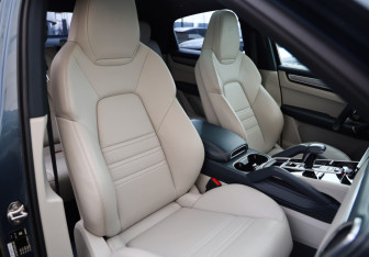 Подержанный автомобиль Porsche Cayenne 2019 года (30 фото)