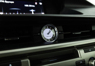 Подержанный автомобиль Lexus ES 2016 года (19 фото)