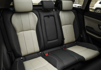 Подержанный автомобиль Land Rover Range Rover Evoque 2016 года (30 фото)