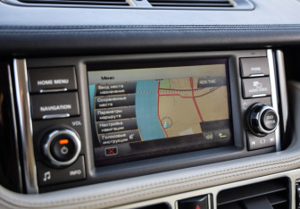 Подержанный автомобиль Land Rover Range Rover 2012 года (18 фото)