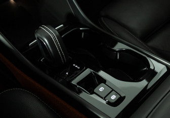 Подержанный автомобиль Volvo XC40 2018 года (22 фото)