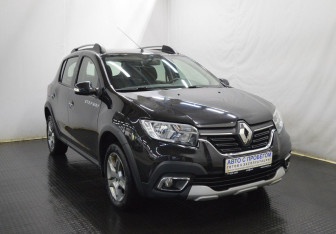 Подержанный автомобиль Renault Sandero 2020 года (3 фото)